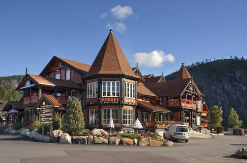 Overnatning med morgenmad på Sølvgarden Hotell og Feriesenter
