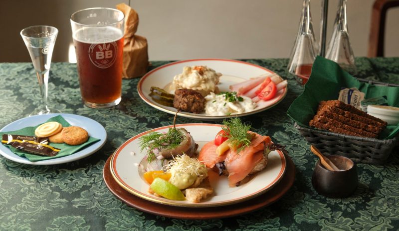 Dansk frokostplatte hos Restaurant Turesen i Nansensgadekvarteret