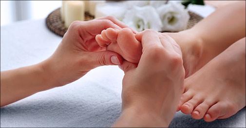 Fodmassage med skulder/nakke massage hos Vagners Zoneklinik
