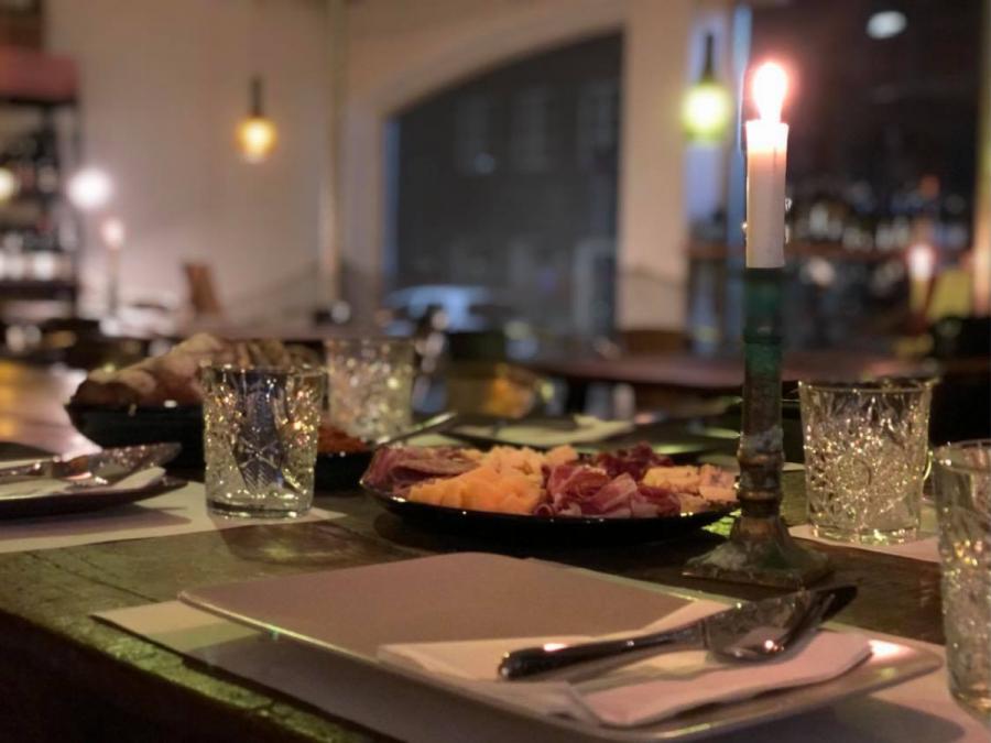 Frit valg på tapas & vin - topanmeldt sted
