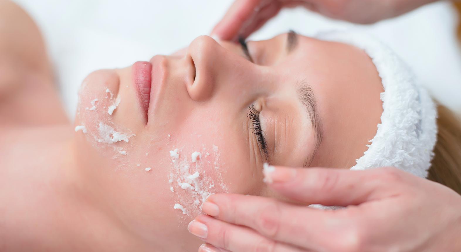 Rygmassage eller ansigtsbehandling 