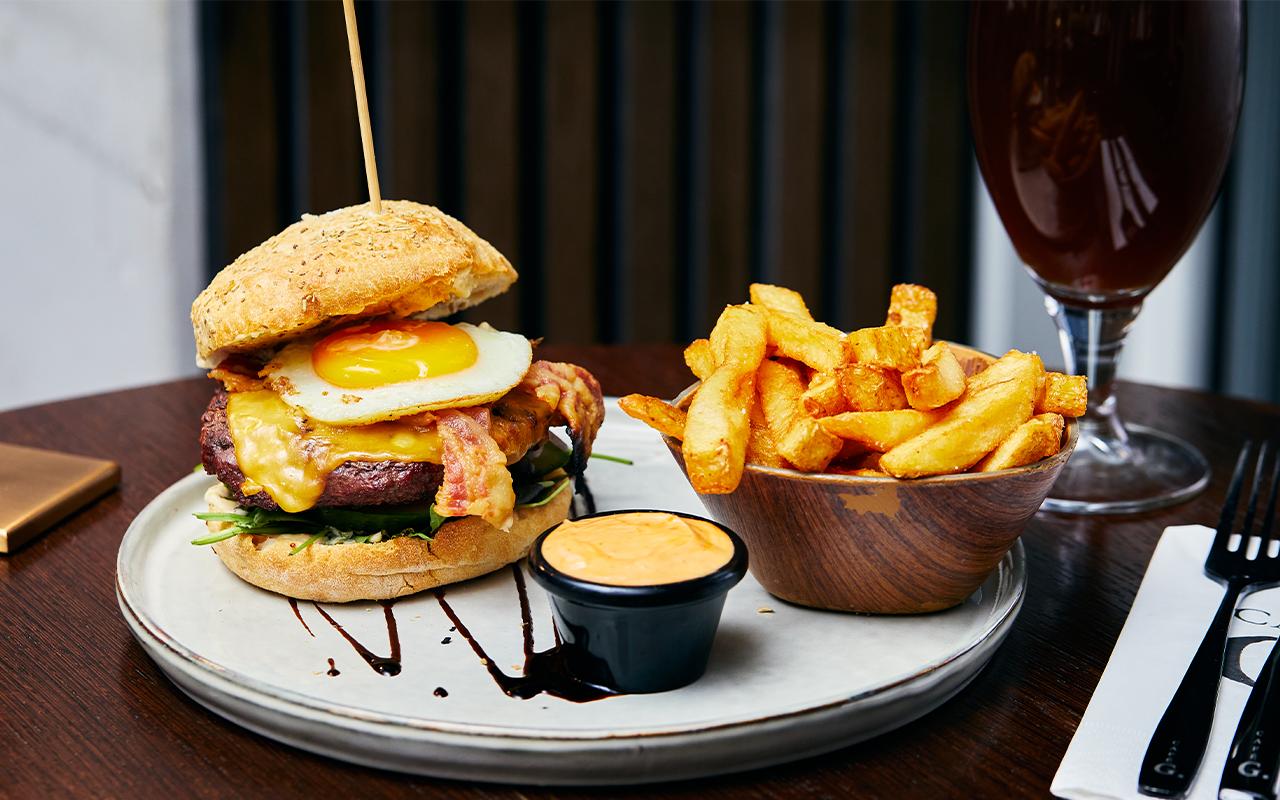 Valgfri burgermenu eller pastaret