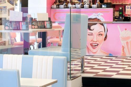 Valgfri burgermenu hos Stacy's Diner