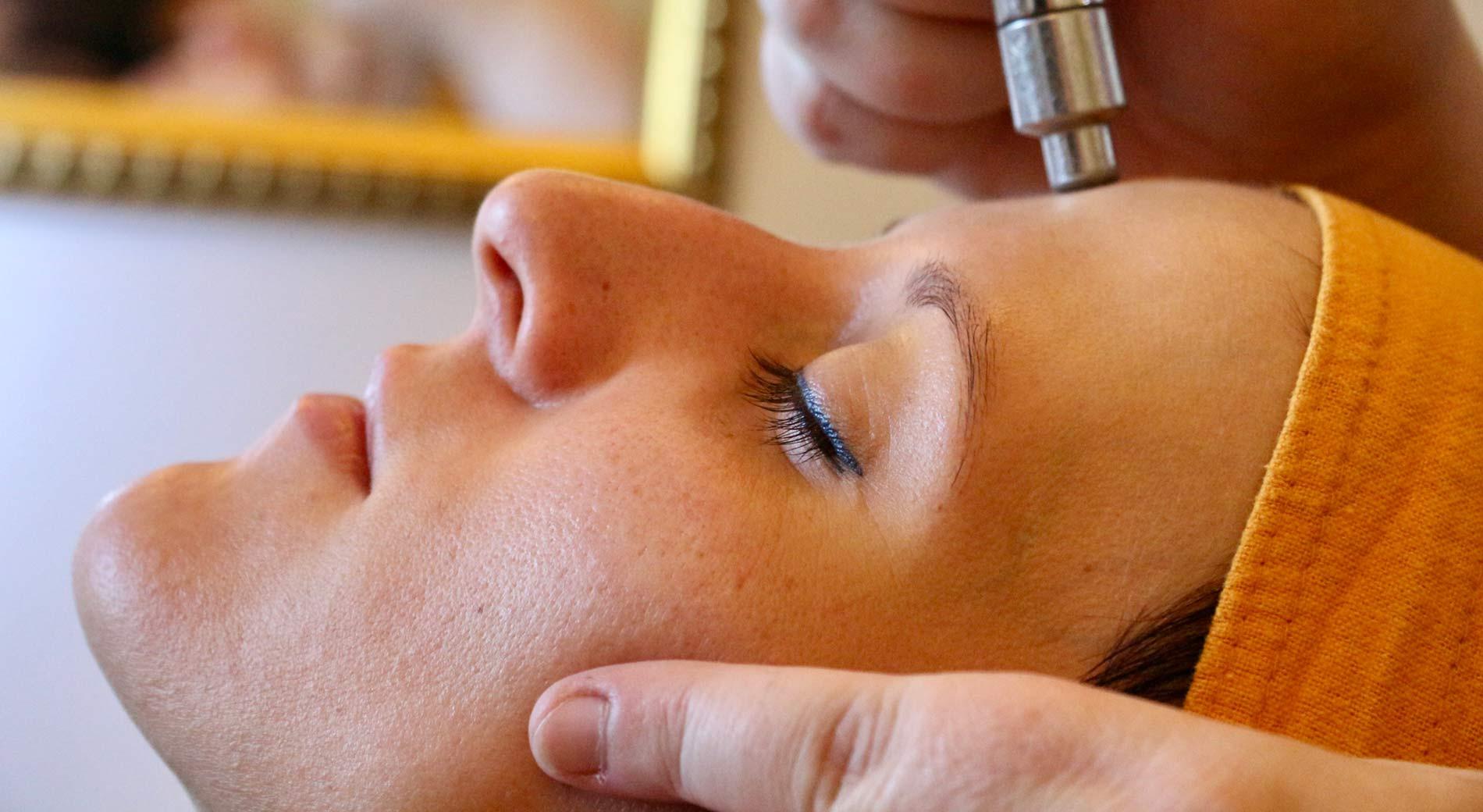 Anti-age micro dermabrasion ansigtsbehandling