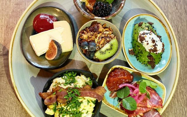 Tapasbrunch med 4 retter