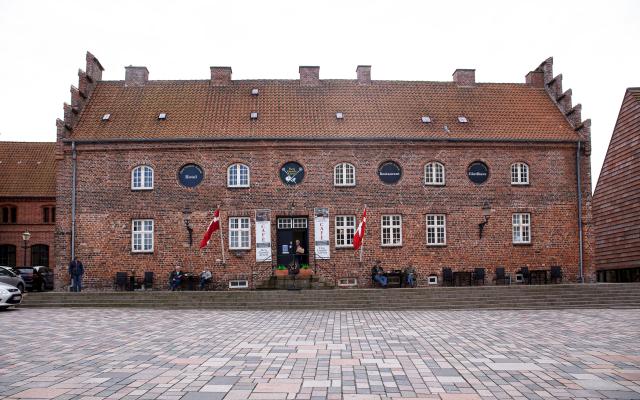Ophold i gammelt arresthus med 4-retters