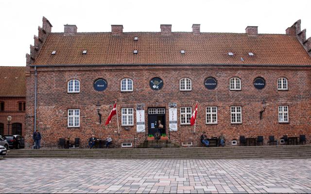 Ophold i arresthus med 4-retters