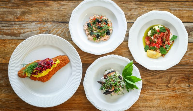 4-retters frokostmenu på Strandmøllekroen med udsigt til Øresund