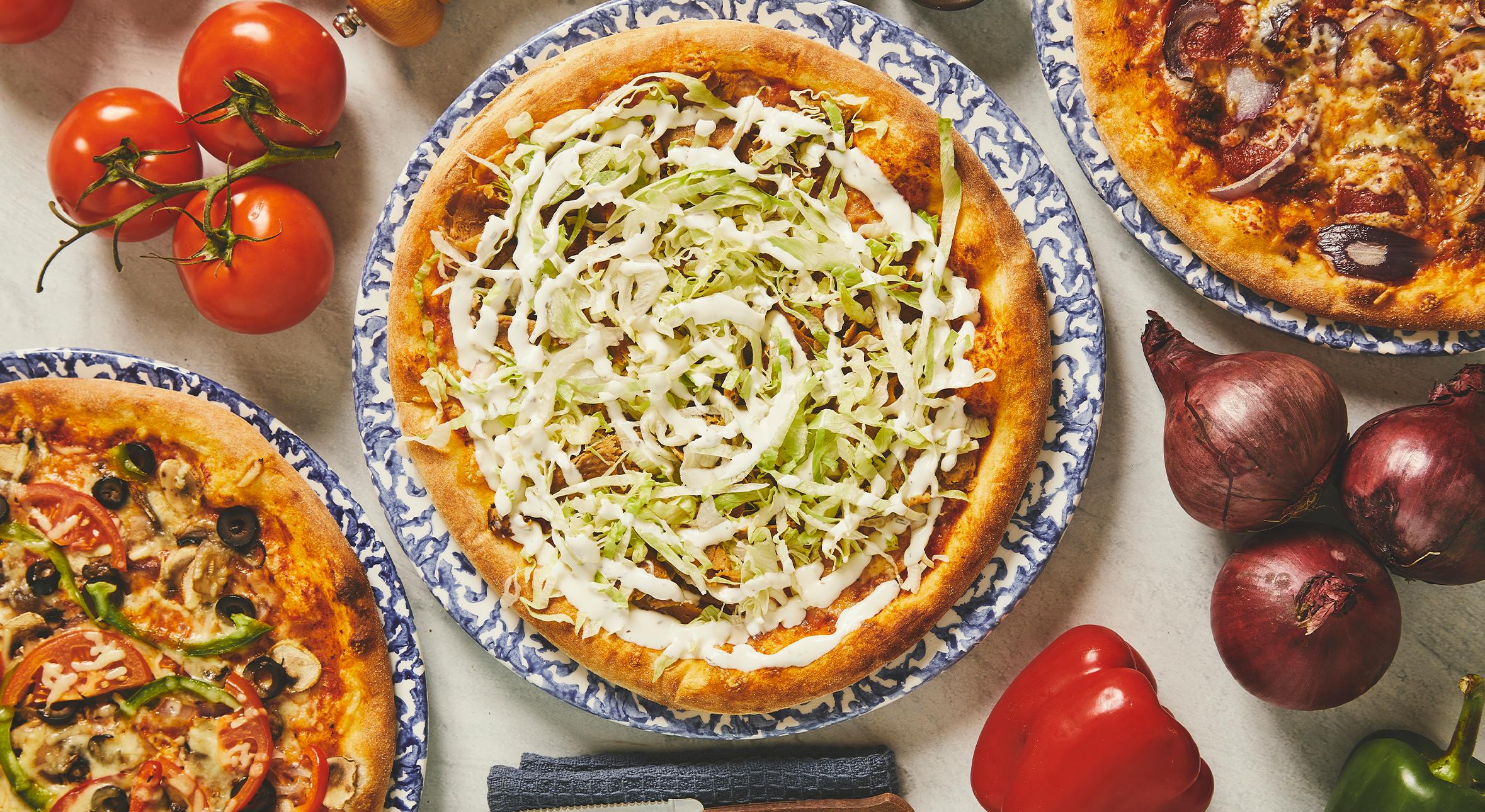 Vælg 2 pizzaer samt en 1,5 liter sodavand 