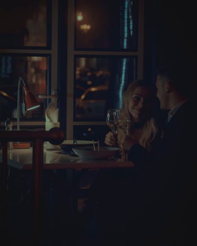 Oplev 2-retters frokost i mørket hos Dining in the Dark