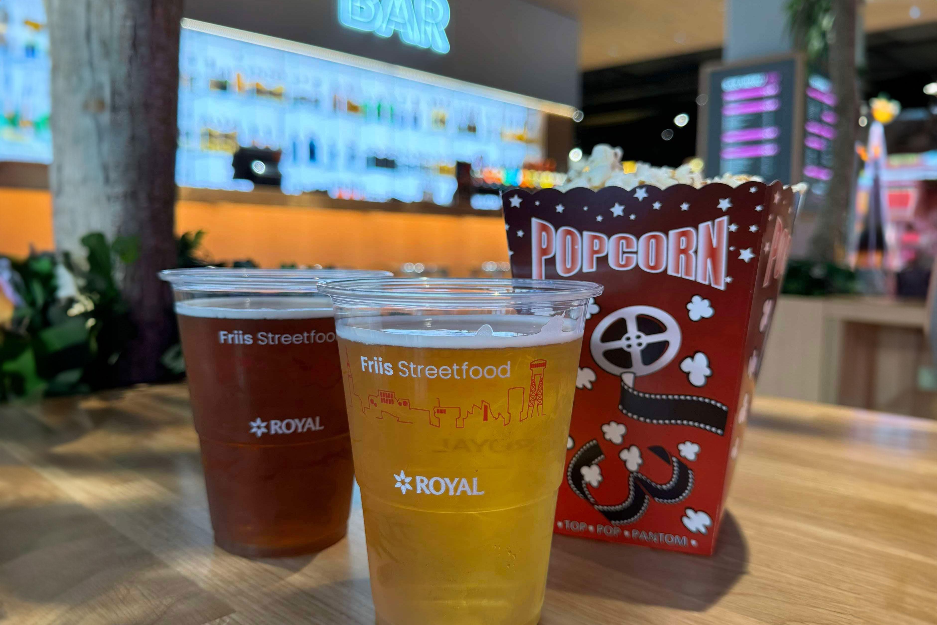 To store øl og popcorn
