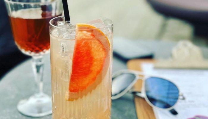 2 valgfri cocktails og tapas