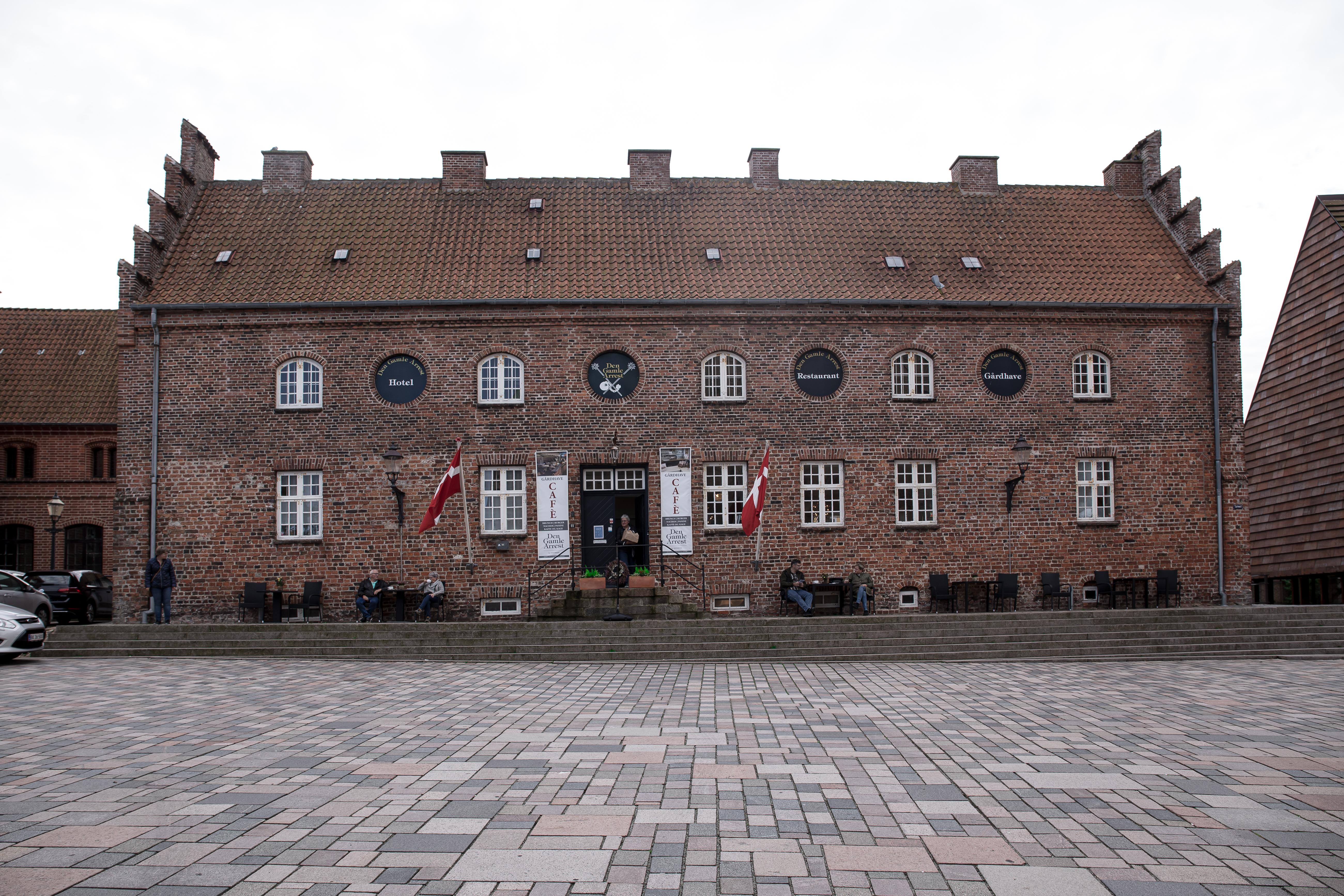 Ophold i arresthus med 4-retters