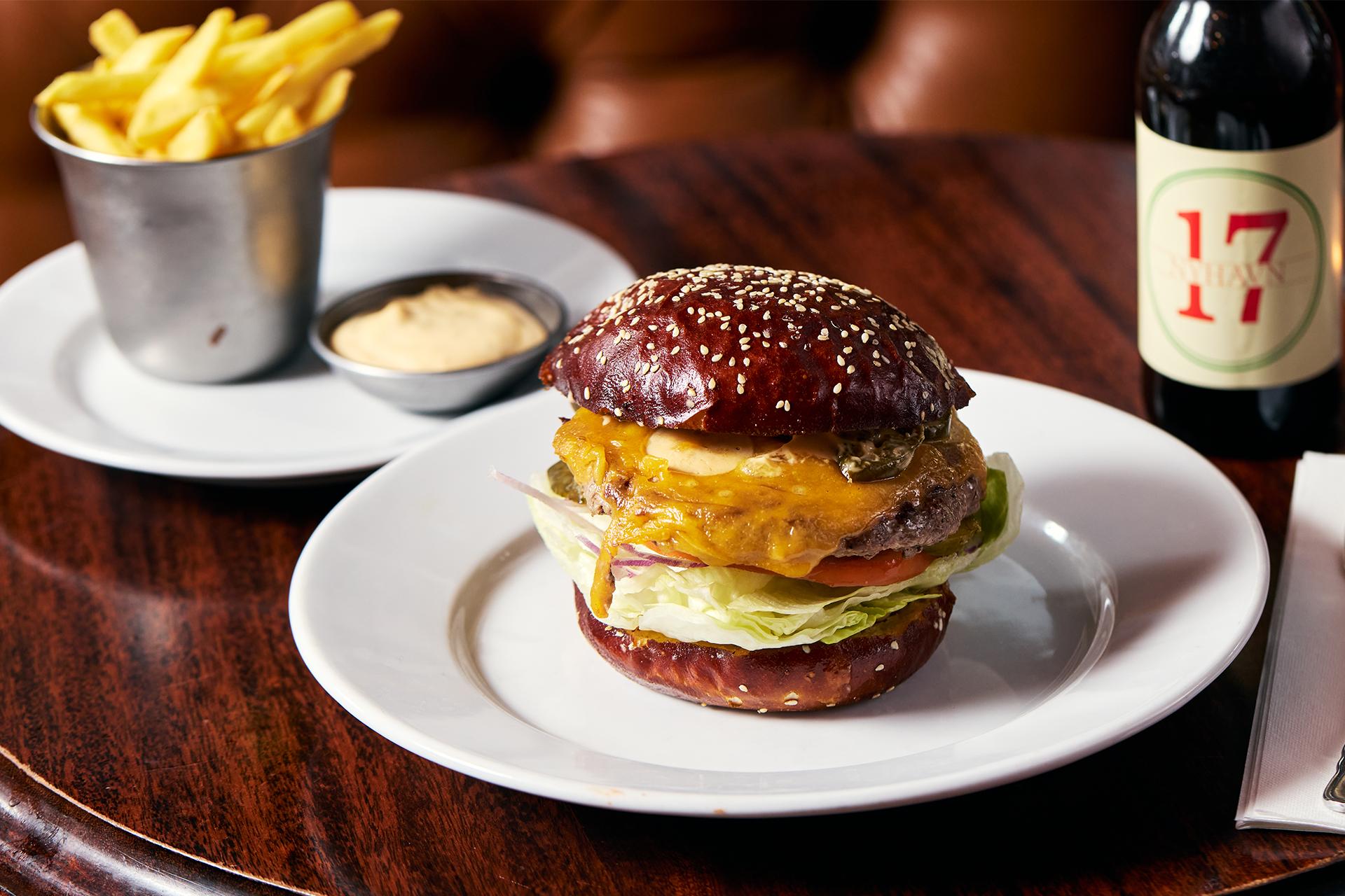 Burgermenu med tilbehør