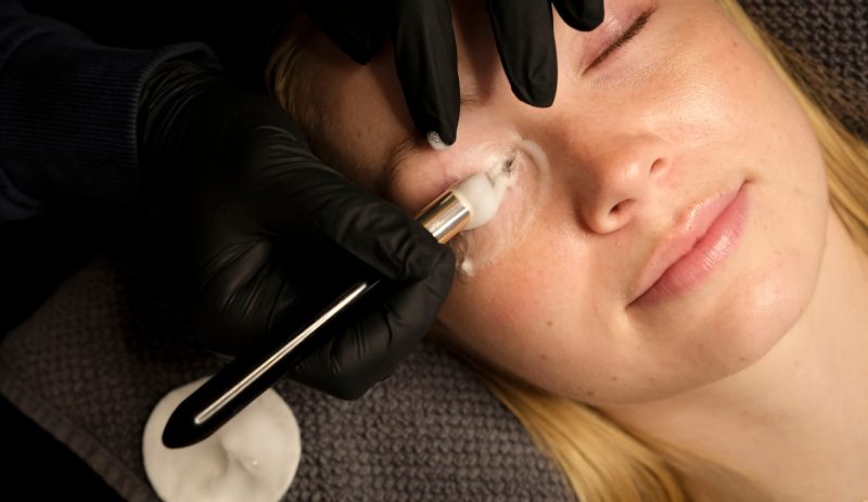 Lash Lift & Brow Lamination hos Cimmie Roos - Professionel styling (2)
