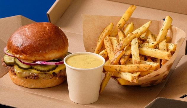 Valgfri Burger Combo + Lemonade